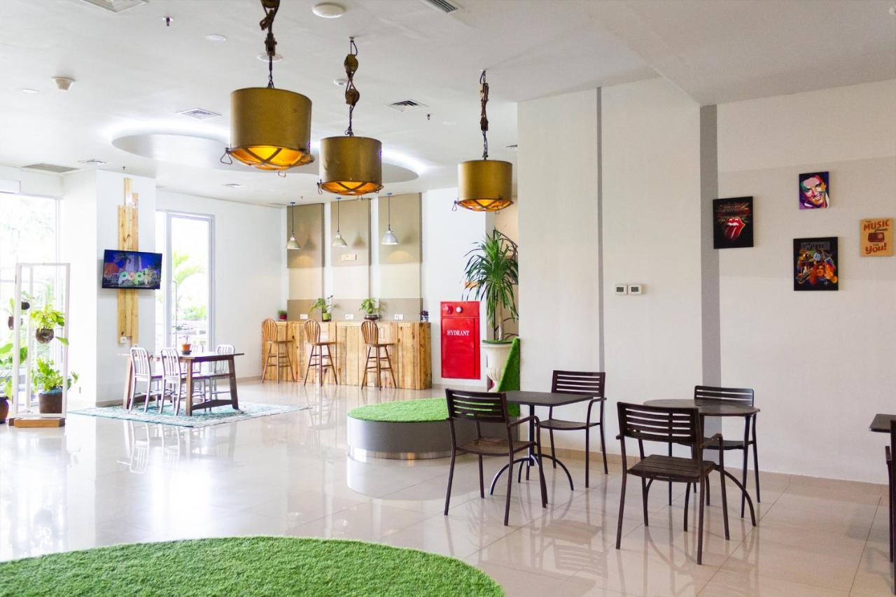 Pop! Hotel Kelapa Gading Джакарта Экстерьер фото