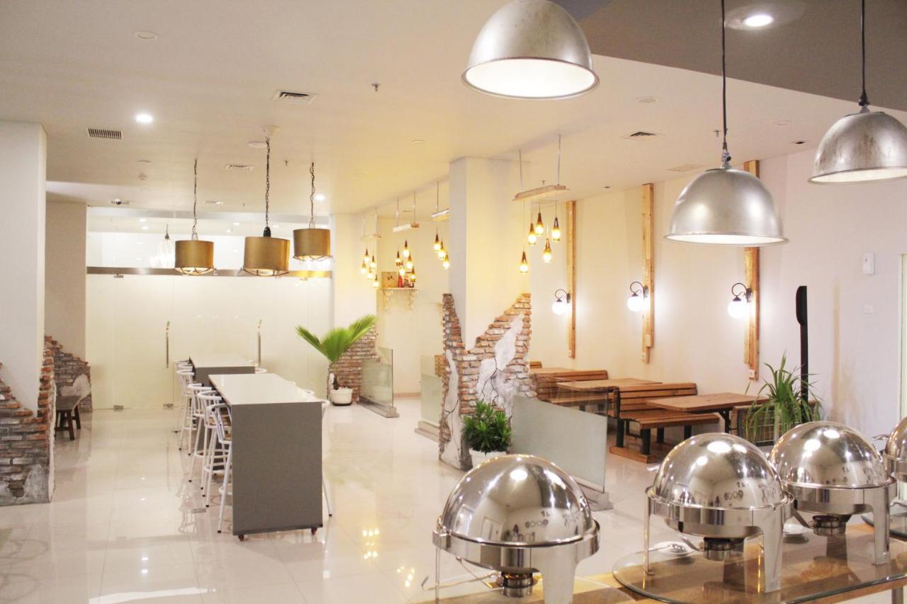 Pop! Hotel Kelapa Gading Джакарта Экстерьер фото