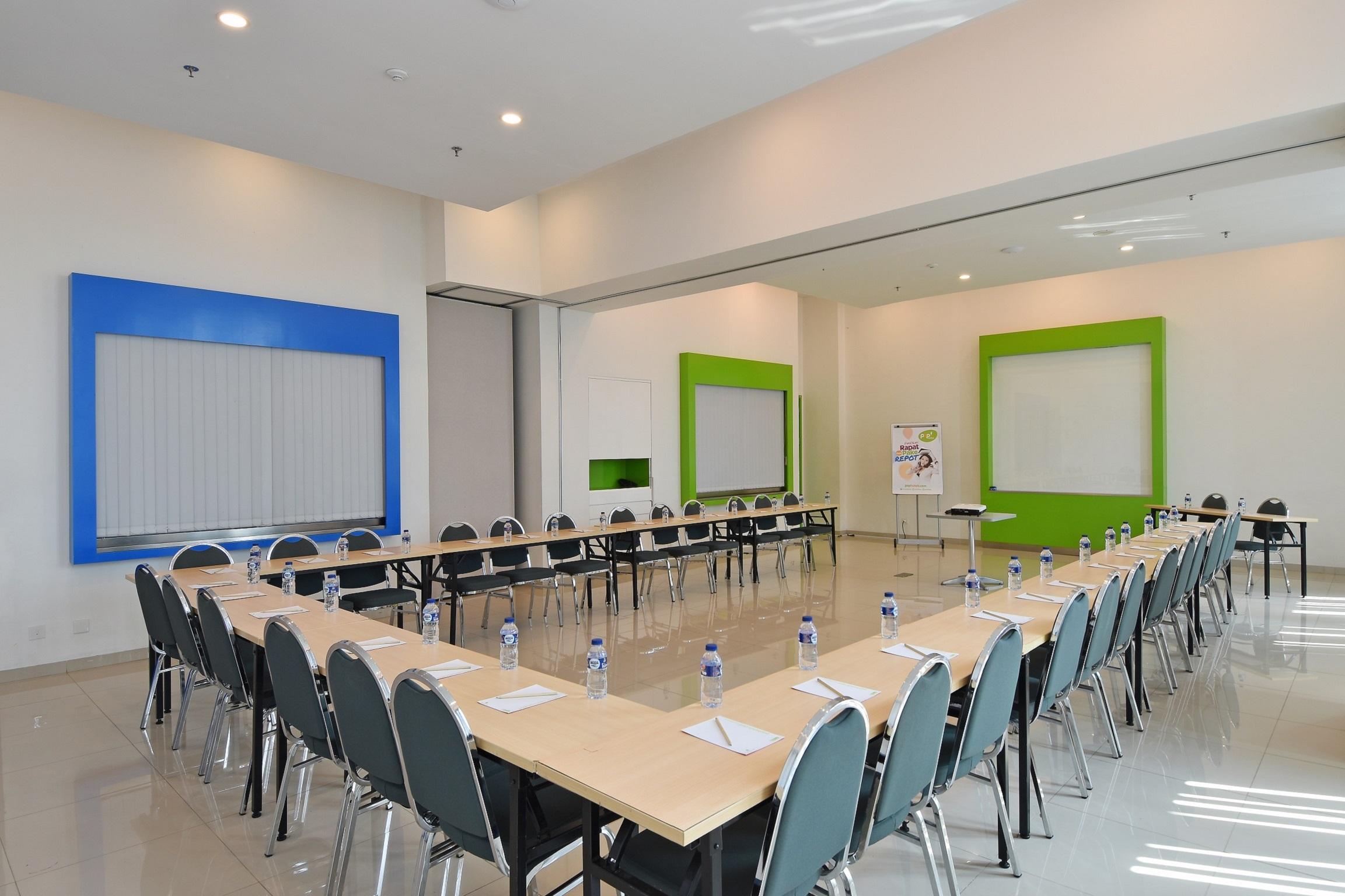 Pop! Hotel Kelapa Gading Джакарта Экстерьер фото