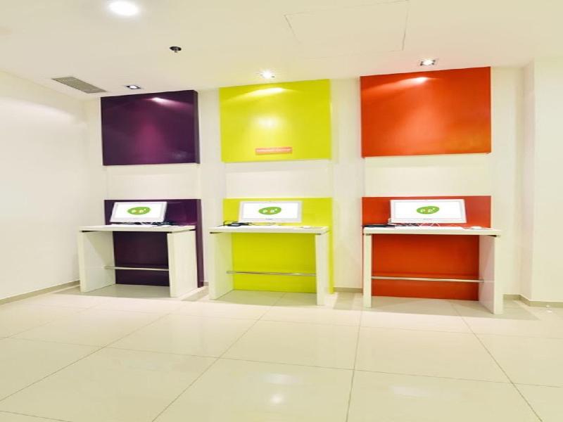 Pop! Hotel Kelapa Gading Джакарта Экстерьер фото