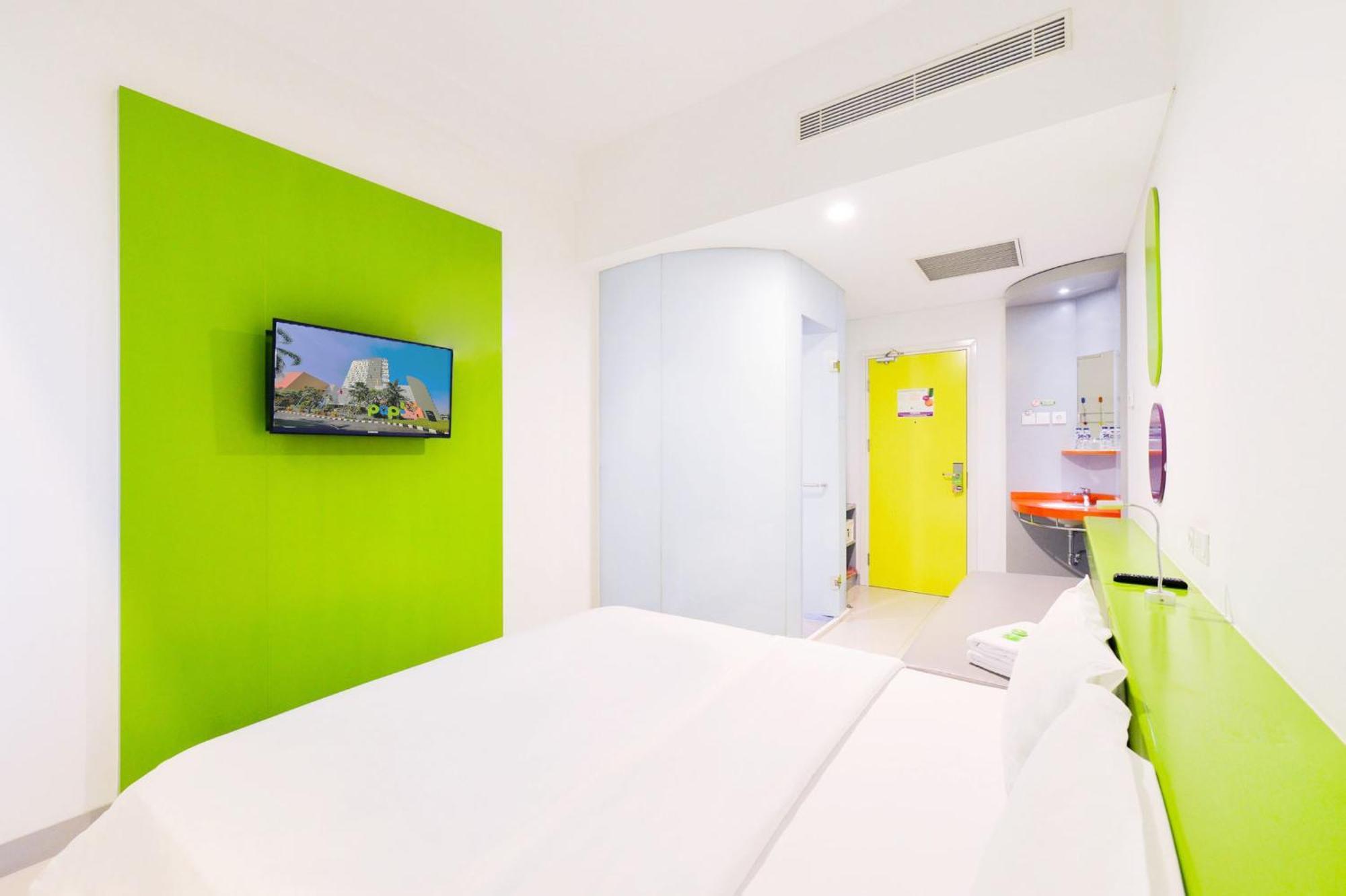 Pop! Hotel Kelapa Gading Джакарта Экстерьер фото