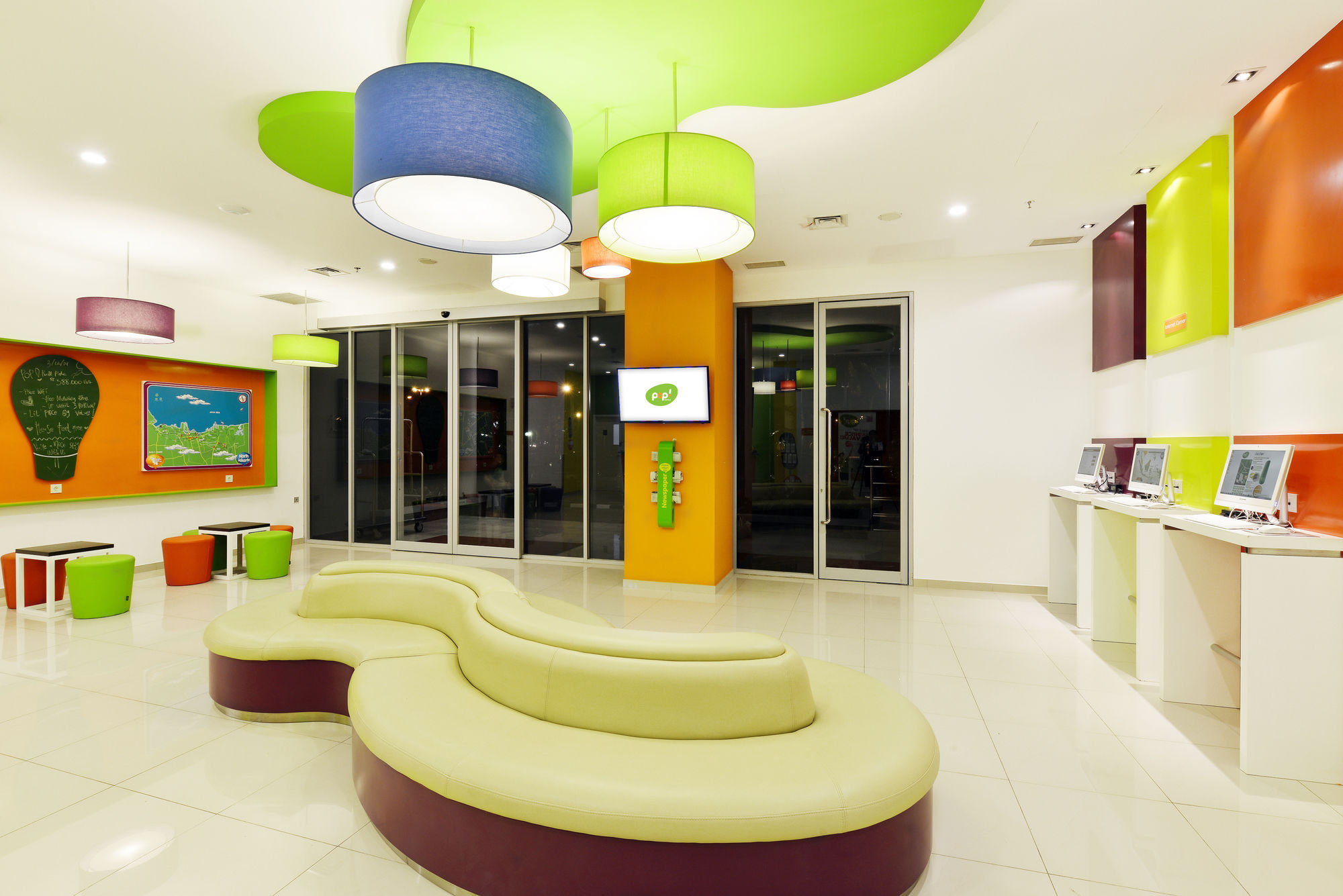 Pop! Hotel Kelapa Gading Джакарта Экстерьер фото