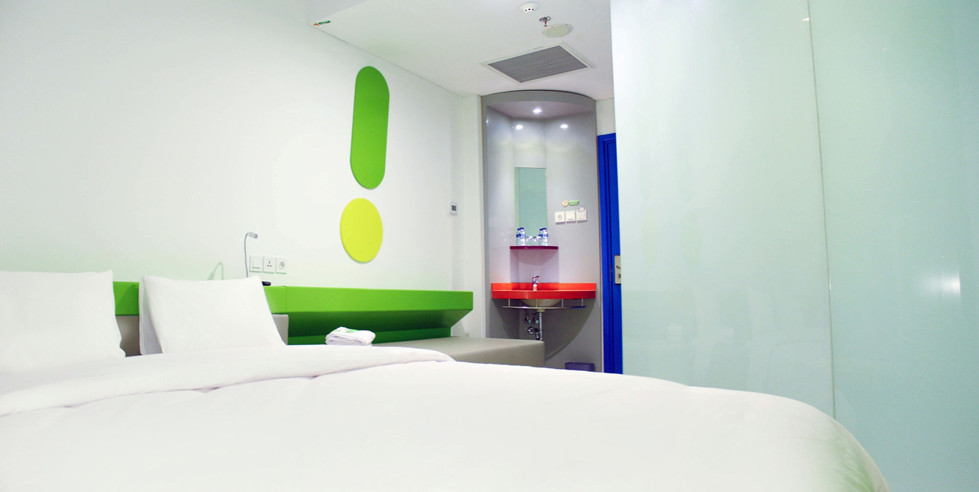 Pop! Hotel Kelapa Gading Джакарта Экстерьер фото