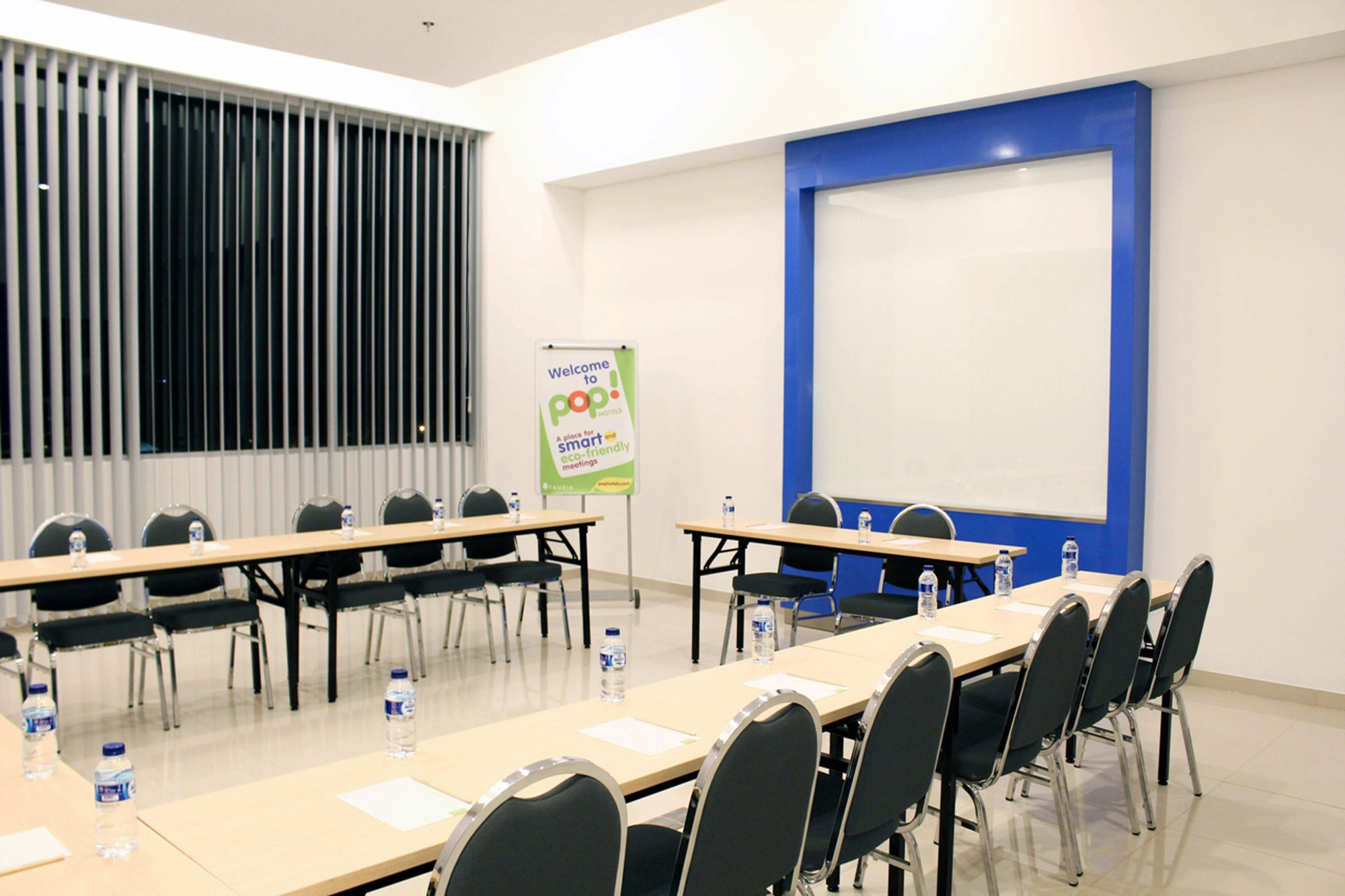 Pop! Hotel Kelapa Gading Джакарта Экстерьер фото