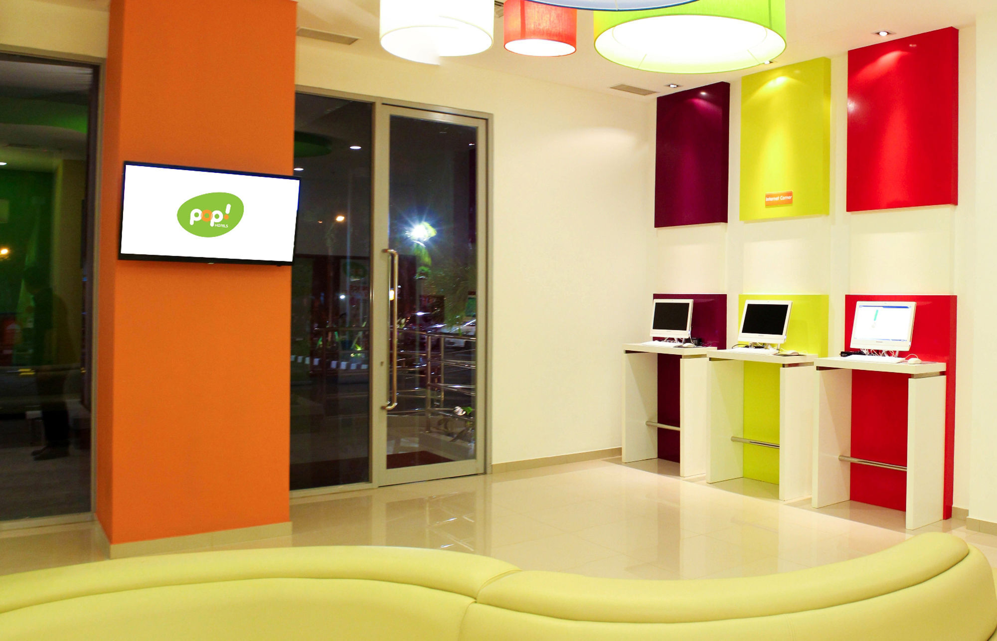 Pop! Hotel Kelapa Gading Джакарта Экстерьер фото