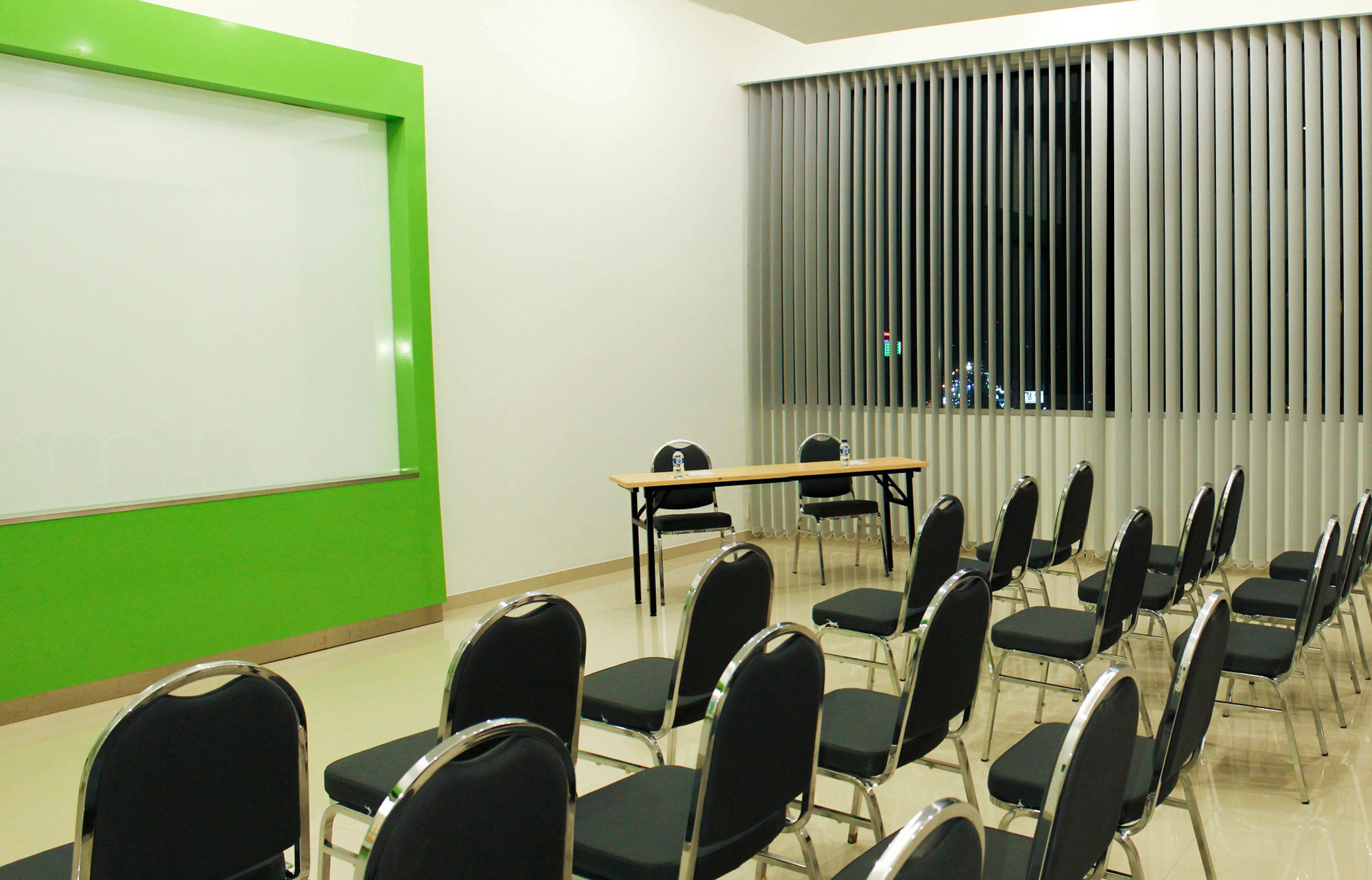 Pop! Hotel Kelapa Gading Джакарта Экстерьер фото